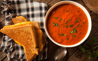 Easy & Fresh Vegan Tomato Basil Soup Recipe